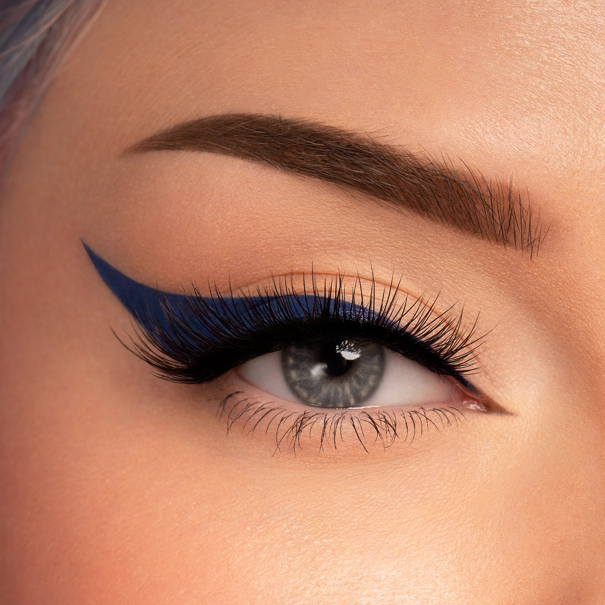 Blue Liner Naomi Jon